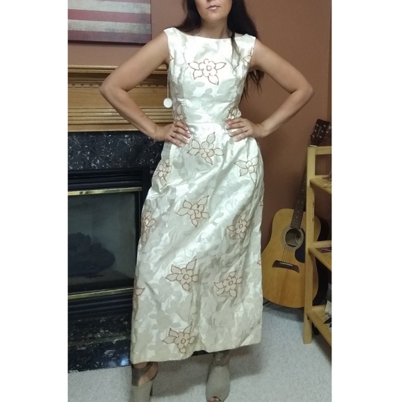 Amazing glamorous satin 50s wiggle gown - Picture 2 of 6